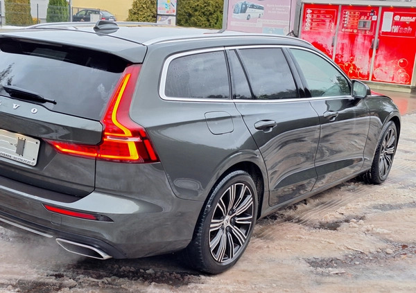 Volvo V60 cena 85000 przebieg: 93000, rok produkcji 2020 z Poznań małe 121